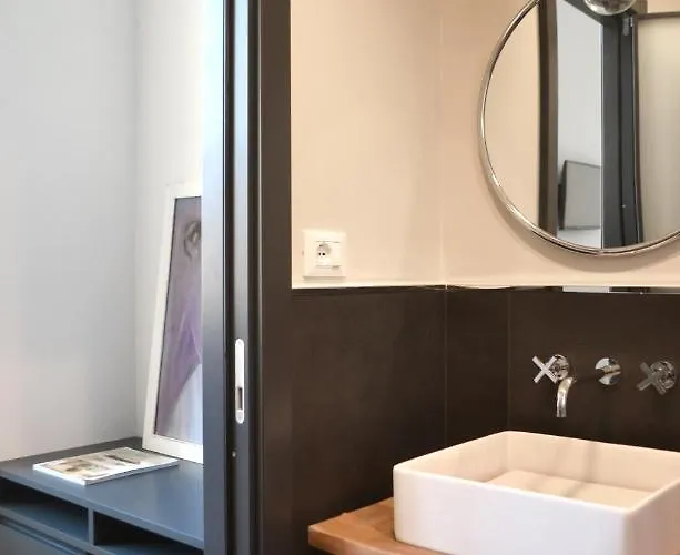 Da Dome Charm Πανσιόν